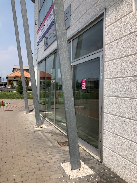 negozio vendita Suisio BG Hypo Vorarlberg Immo Italia esterno