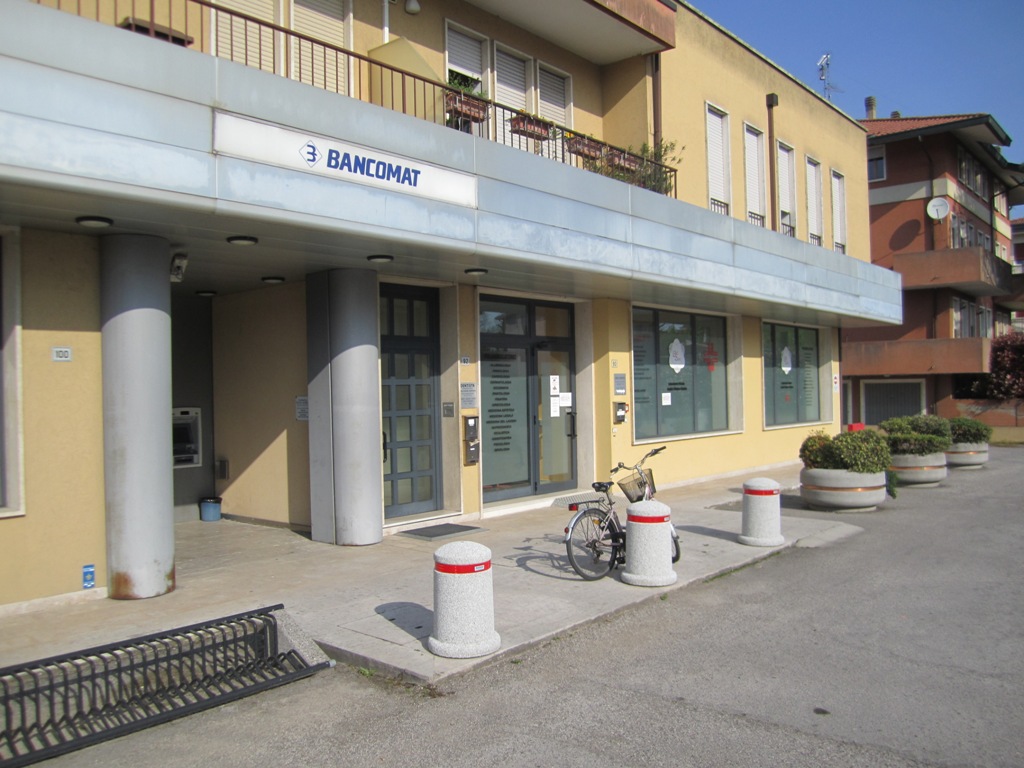 Negozio in vendita Badia Polesine RO Hypo Vorarlberg Immo Italia Srl ingresso