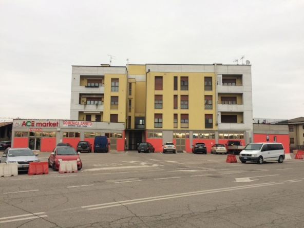 Supermercato in vendita Nogara VR Veneto Hypo Vorarlberg Immo Italia vista piazzale