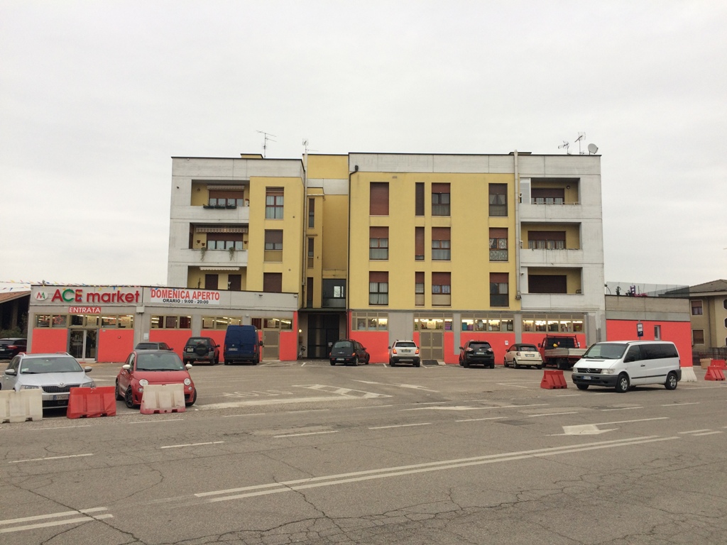 Supermercato in vendita Nogara VR Veneto Hypo Vorarlberg Immo Italia vista piazzale