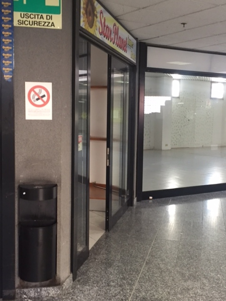 Negozio in vendita Brugherio MB Lombardia Hypo Vorarlberg Immo Italia ingresso