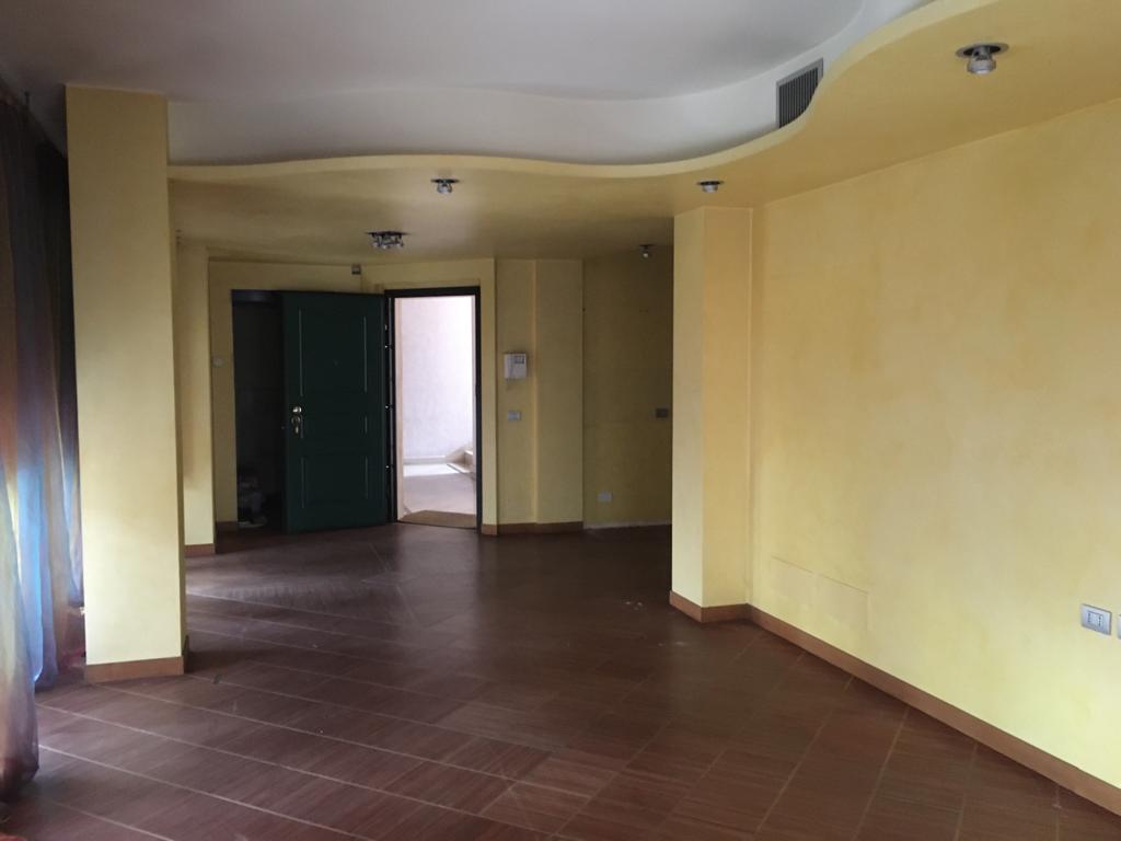Ufficio in vendita Gallarate VA Lombardia Hypo Vorarlberg Immo Italia dettaglio ingresso